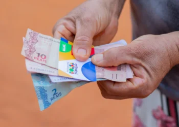 Estas pessoas podem receber o Bolsa Familia antes da hora 1024x683 1