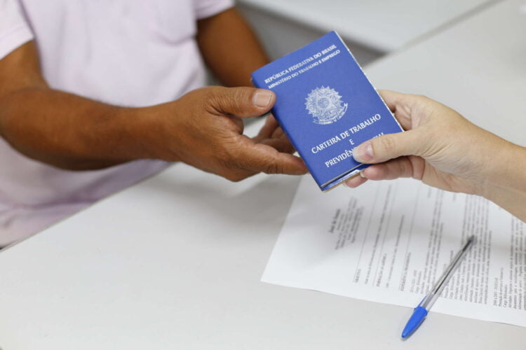 Trabalhadores e Bolsa Familia e1711025021803