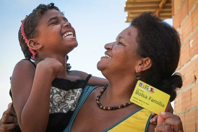 mae solteira bolsa familia foto MDS