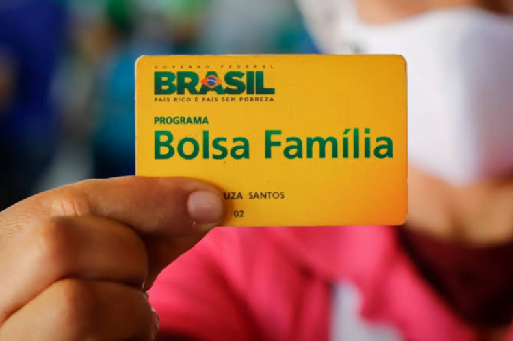 Bolsa Família de JULHO: Consulta do novo valor pode ser feita nesta terça-feira (09/07)