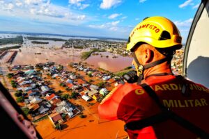 O objetivo do auxílio reconstrução, é subsidiar as famílias afetadas pelas enchentes em maio de 2024 no Rio Grande do Sul. 