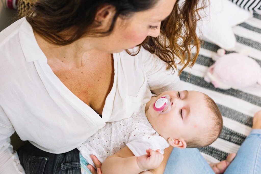 Alerta! Golpes no salário-maternidade: o que você precisa saber para não ser vítima.