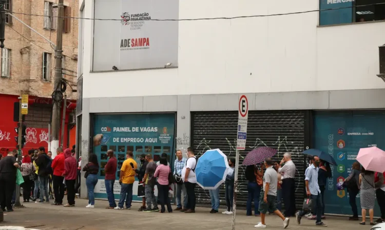 Mutirão de Emprego do CRAS facilita o acesso ao mercado de trabalho. Imagem: Agência Brasil