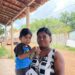Beneficiária do Mães de Pernambuco e o seu filho