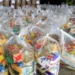 Sacolas de cestas básicas prontas para distribuição