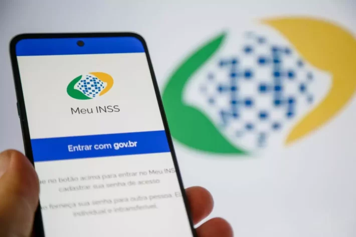 Tela do aplicativo Meu INSS com a opção de login via gov.br