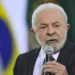 Presidente Lula discursando sobre a distribuição gratuita de gás para famílias no Brasil