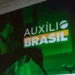 Logo do Auxílio Brasil em destaque