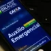 Tela do celular exibindo a página do Auxílio Emergencial 2021 do Governo Federal