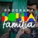 Família interagindo, representando beneficiários do Bolsa Família com risco de bloqueio do benefício.