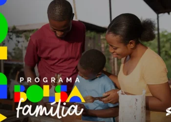 Família recebendo o benefício do Bolsa Família