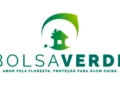 "Logo do Bolsa Verde, programa de apoio à preservação ambiental e comunidades rurais."