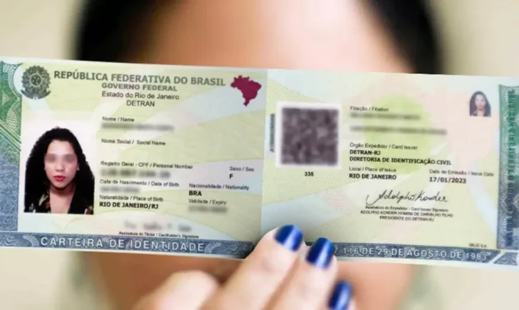 Nova Carteira de Identidade Nacional (CIN) com QR Code e elementos de segurança.