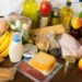Itens alimentícios e produtos diversos para cesta básica