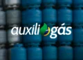 Imagem ilustrativa do Auxílio Gás com botijões de gás ao fundo e logo do programa.