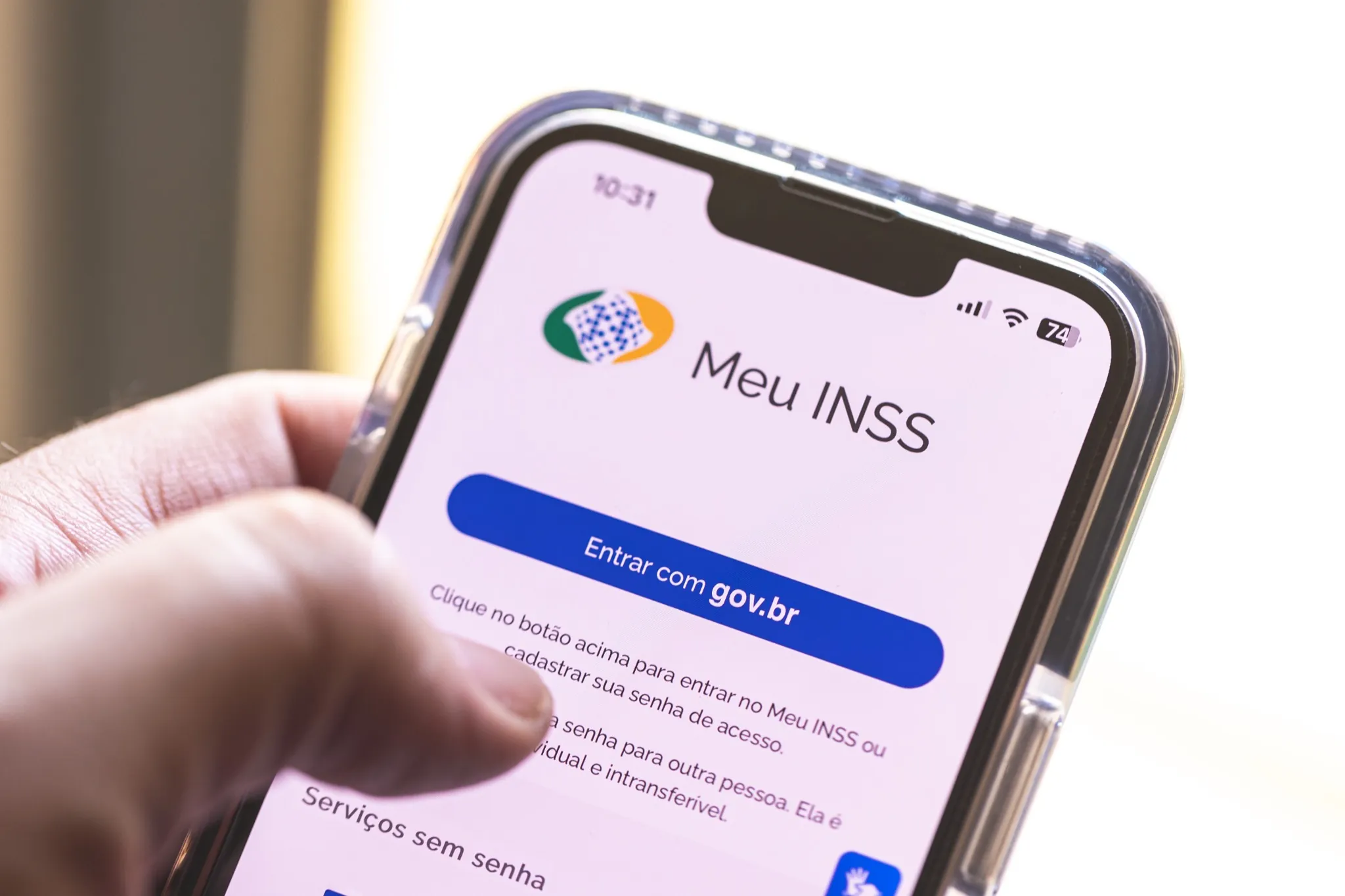 Tela do aplicativo Meu INSS exibindo a opção para entrar com gov.br.