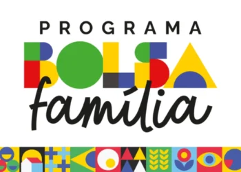 Logo do Programa Bolsa Família com design colorido e formas geométricas.