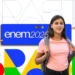 Estudante sorrindo com mochila, destacando a temática do Enem 2025.