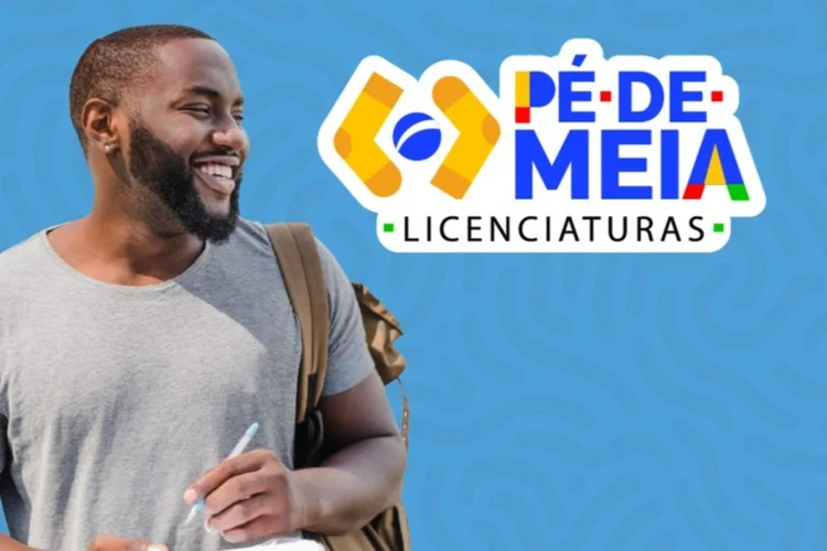 Jovem sorridente com mochila, representando estudantes beneficiados pelo programa Pé-de-Meia Licenciaturas.