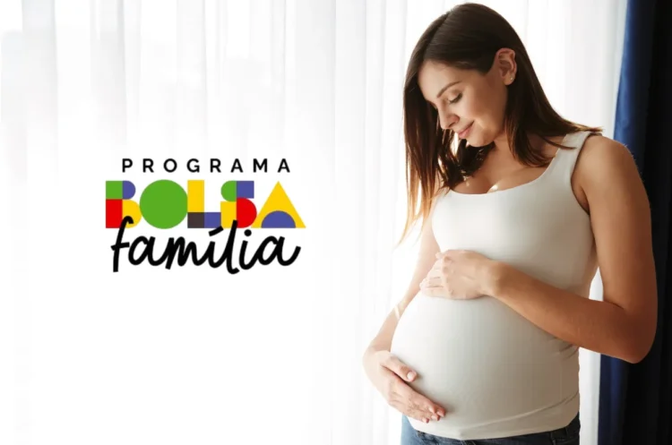 Mulher grávida sorrindo, segurando a barriga, ao lado do logo colorido do programa Bolsa Família.