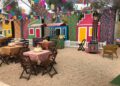 Decoração colorida e mesas para festas de São João