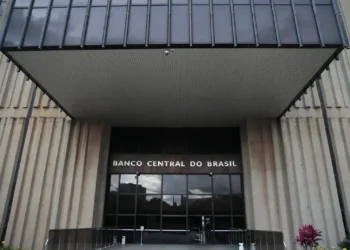 Fachada do Banco Central do Brasil com a fachada visível