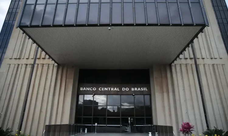 Fachada do Banco Central do Brasil com a fachada visível