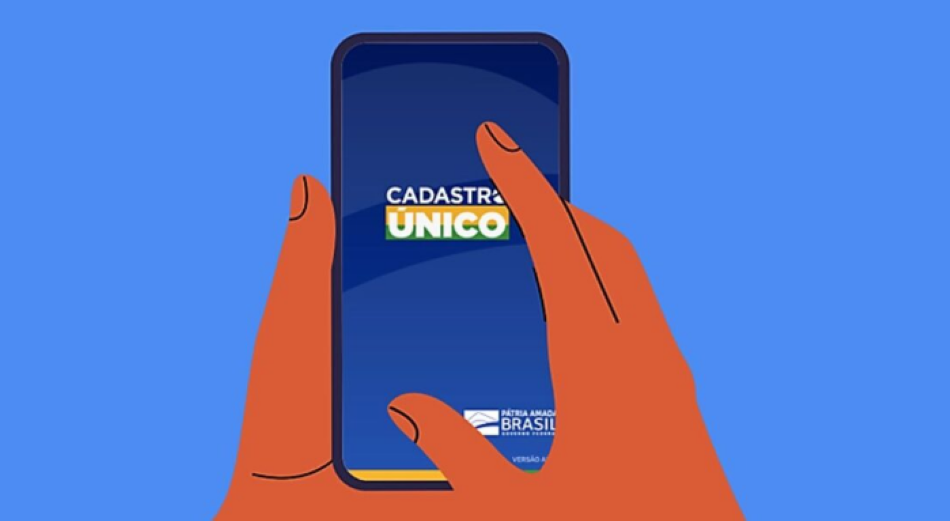 Imagem ilustrativa de uma pessoa acessando o CadÚnico pelo celular, destacando as boas notícias para as famílias inscritas.