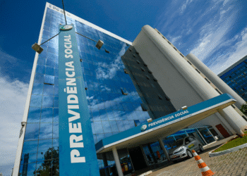 Fachada do prédio do INSS, onde o presidente anunciou o início do ressarcimento aos beneficiários afetados por descontos indevidos.