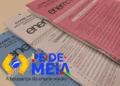 Papel do Enem e logo do projeto Pé-de-Meia, uma iniciativa que oferece incentivo educacional.