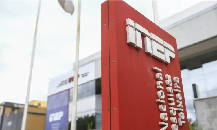 Fachada do prédio do INEP com destaque para o letreiro institucional