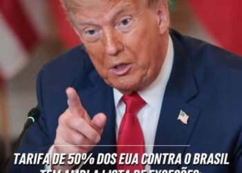 Donald Trump discursa sobre tarifa de 50% adicionais para produtos brasileiros, com exceções específicas como aeronaves e veículos.
