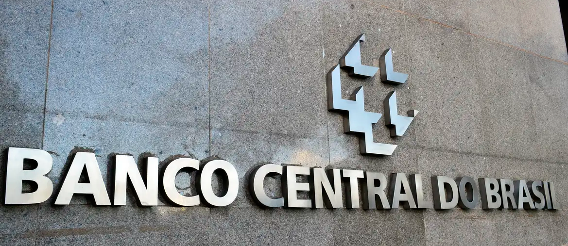 Imagem do prédio do Banco Central do Brasil com o logotipo e o nome em destaque.