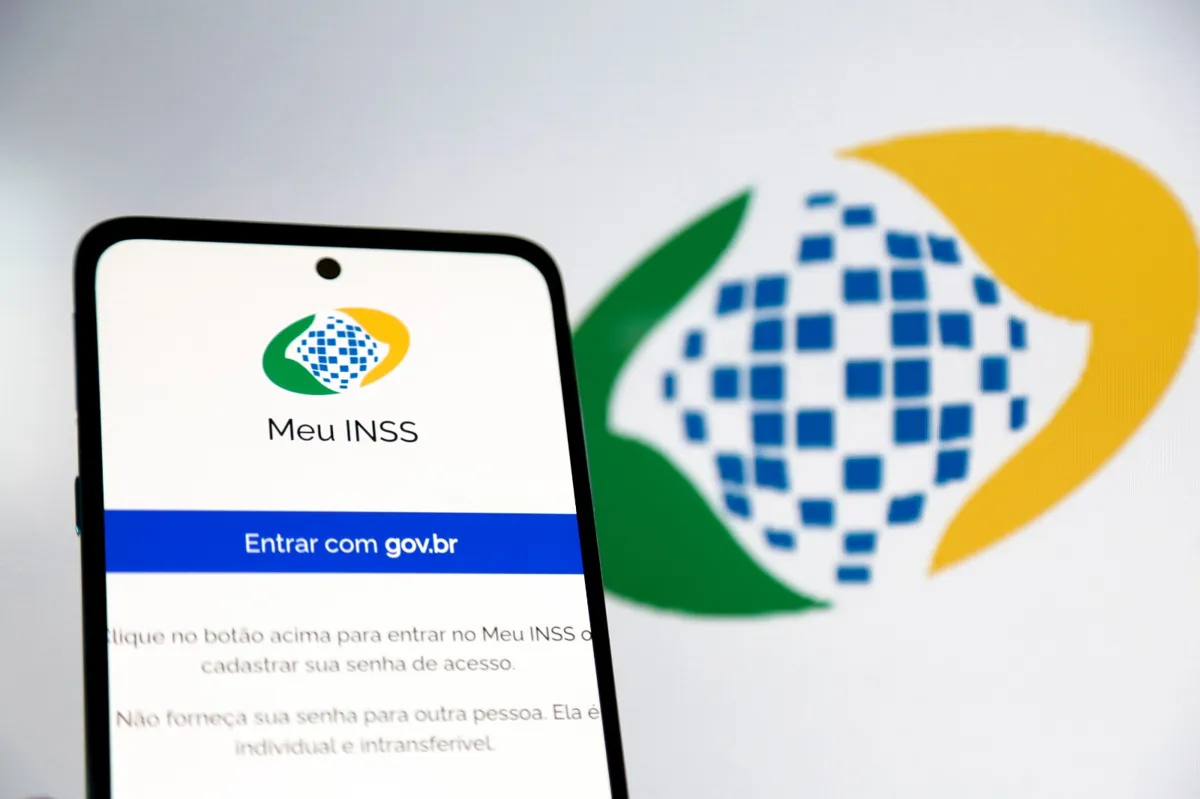 Tela do aplicativo Meu INSS com a opção para entrar usando gov.br.