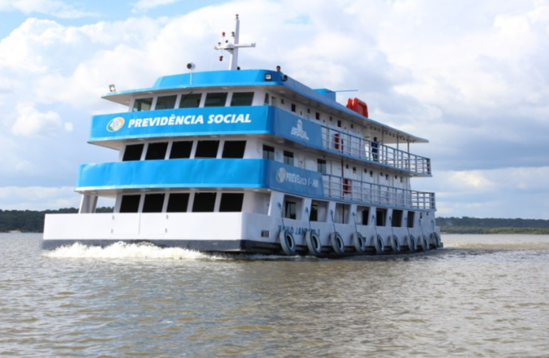 Barco do INSS no Amazonas retomando atendimento aos beneficiários.
