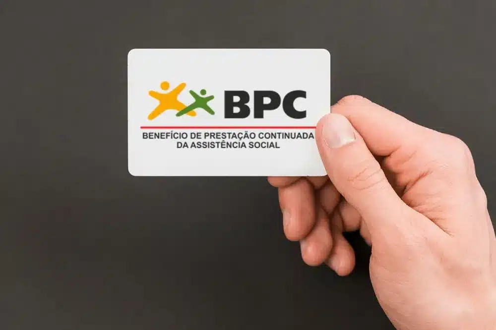 Imagem do cartão do Benefício de Prestação Continuada (BPC) com logo e nome do benefício.