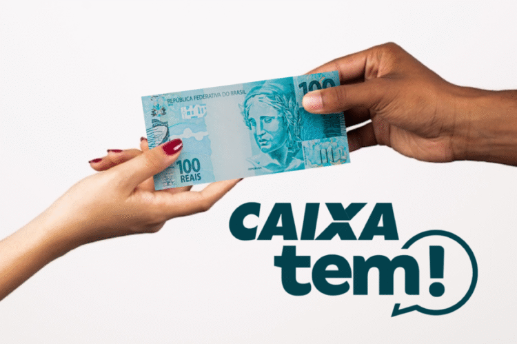 Pessoa recebendo nota de 100 reais com logo do Caixa Tem