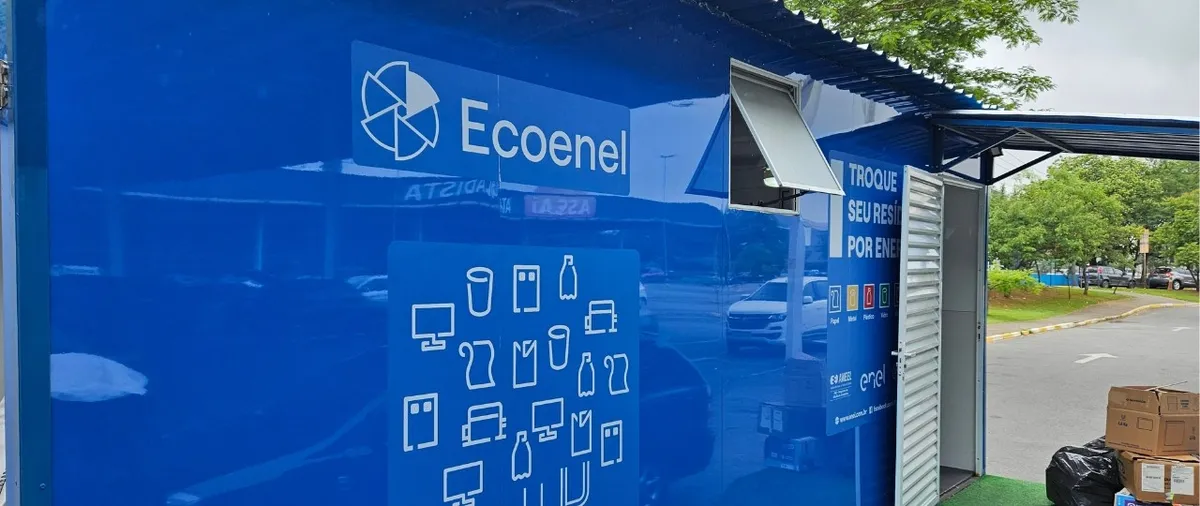 Imagem do ponto de troca Ecoenel, onde consumidores podem trocar resíduos recicláveis por energia.