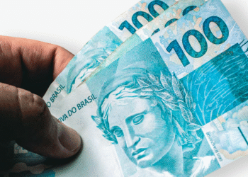 Brasileiros têm dinheiro esquecido disponível para saque