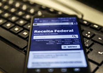 Receita Federal envia cartas para autorregularização do IRPF 2025 em malha fina