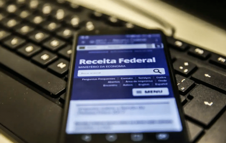 Receita Federal envia cartas para autorregularização do IRPF 2025 em malha fina