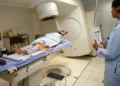 Máquina de Radioterapia em Tratamento Oncológico