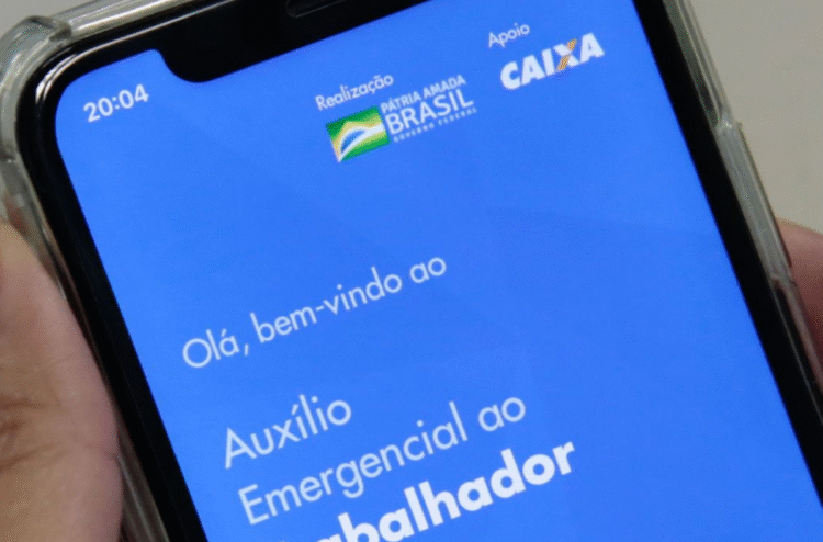 Tela inicial do aplicativo do Auxílio Emergencial exibindo mensagem de boas-vindas.