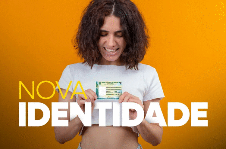 Mulher sorrindo segurando o novo cartão de identidade brasileiro em fundo laranja com texto "NOVA IDENTIDADE".