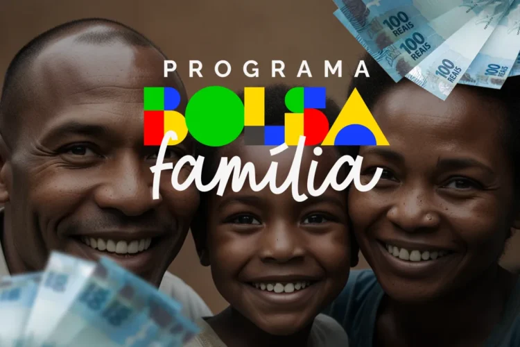 Família sorridente com cédulas de real e logotipo do Programa Bolsa Família, simbolizando apoio financeiro temporário.