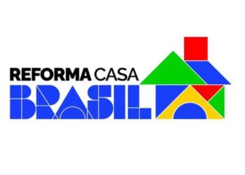 Logo do programa Reforma Casa Brasil, com as palavras 'Reforma Casa Brasil' e um design colorido de casa, representando o empréstimo disponível de R$ 5 mil a R$ 30 mil.