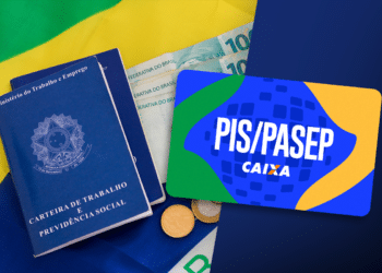 Carteira de trabalho, cartão PIS/Pasep e dinheiro, representando o pagamento do abono salarial PIS/Pasep 2026.
